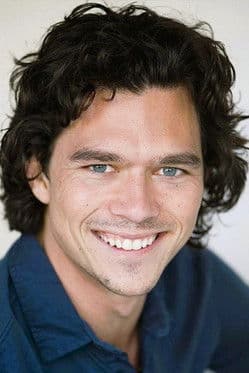 Luke Arnold